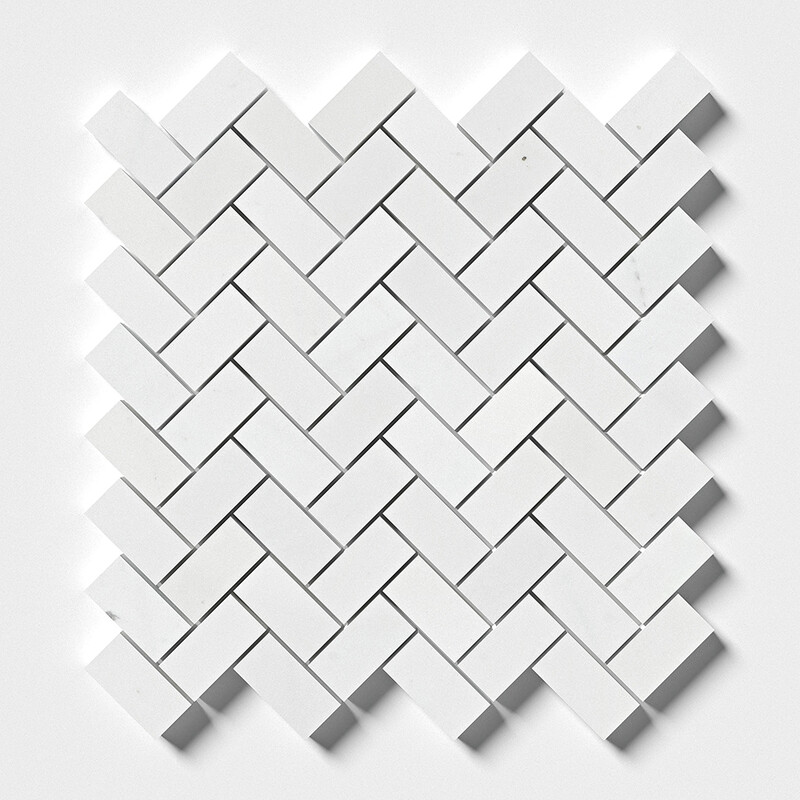 Aspen White Mosaico de mármol apomazado Herringbone 1x2 11x11
