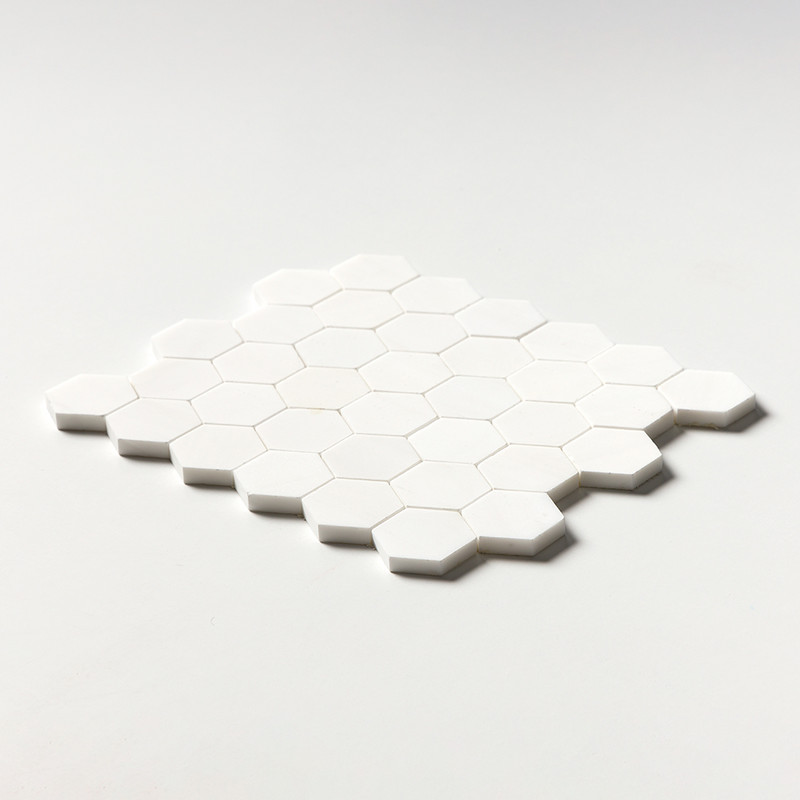 Schneeweiße, geschliffene sechseckige Marmormosaike, 2 Stück, 10 3/8 × 12 Zoll