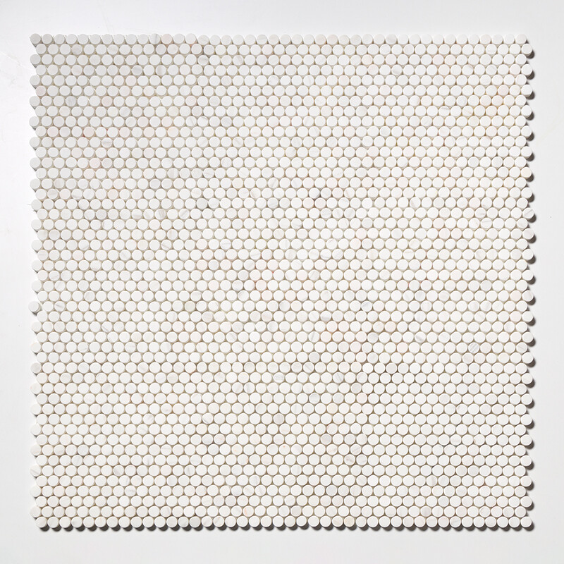 Schneeweiße, getrommelte Penny-Rundmarmor-Mosaike 11 1/4×11 3/4