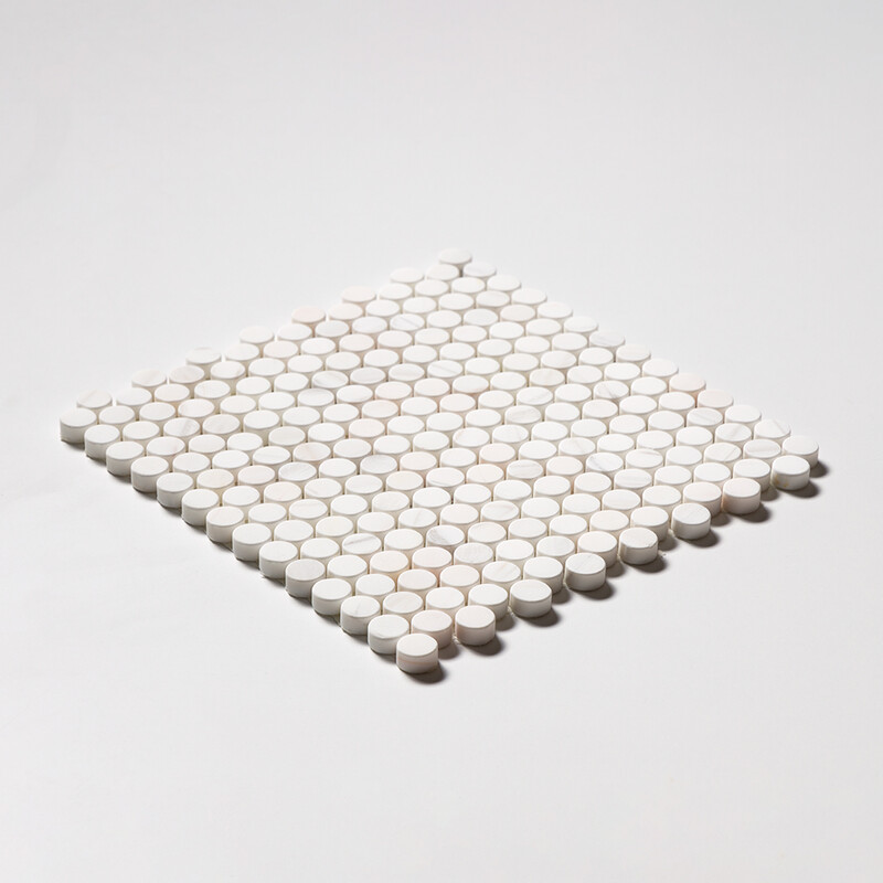 Schneeweiße, getrommelte Penny-Rundmarmor-Mosaike 11 1/4×11 3/4