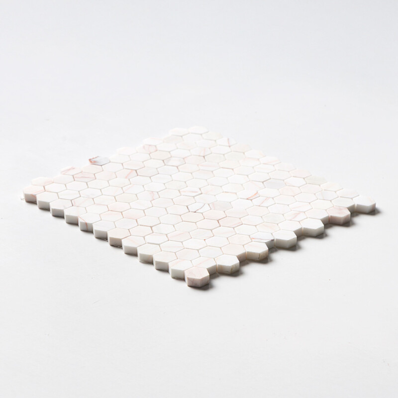 Mosaïques hexagonales en marbre poli Confetti 11 5/8×12 3/8