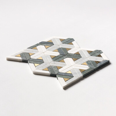 Mosaïques de marbre découpées au jet d'eau Snow White, White Carrara, Brass, Verde Tia Honed Fence 12×12
