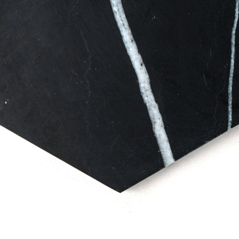 Decoraciones hexagonales de mármol negro pulido con chorro de agua 5 25/32×5 (NW90493)