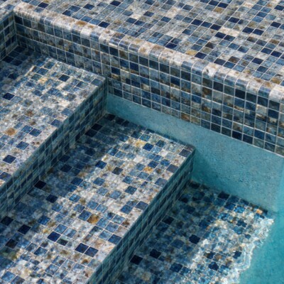 Ostrica Cilalı 1×1 Geri Dönüştürülmüş Cam Mozaikler 12 13/16×20 1/4