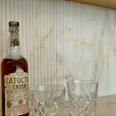 Calacatta Amber Honed Thin Fluted Marble Tile 4×18 (ML01050)