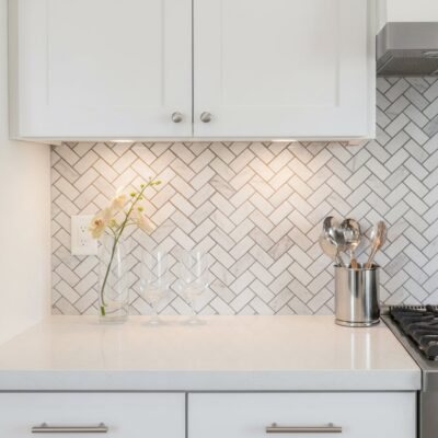 Avalon Polished Herringbone 1×2 Marble Mosaics 11×11 (MS01466)