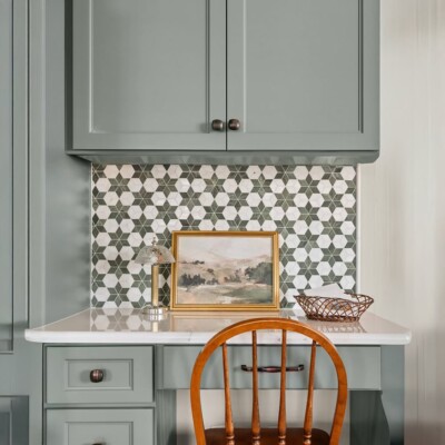 Verde Capri, Snow White Multi Finish Stars Marble Mosaics 14 3/16×14 15/16 (MS01784) Room Scene Image