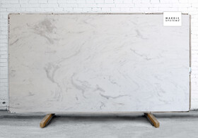 Calacatta Covelano Honed Marble Slab Random 1 1/4 Image