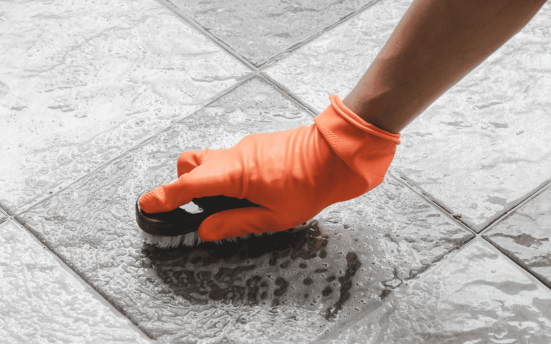 Cómo limpiar suelos de baldosas: Porcelana, Cerámica y Mármol